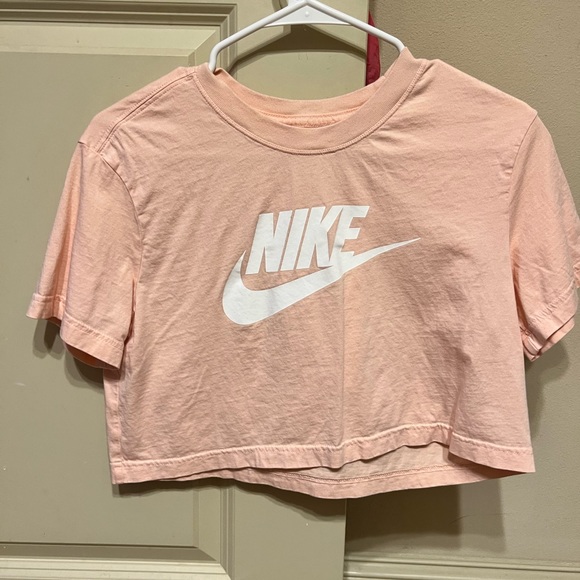 light pink nike crop top